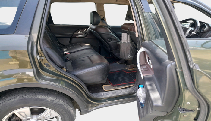 2011 Mahindra XUV500 W8, Diesel, Manual, 2,16,913 km, interior