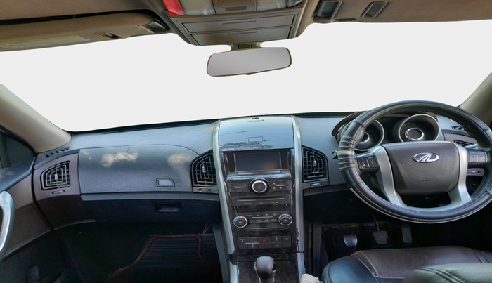 2011 Mahindra XUV500 W8, Diesel, Manual, 2,16,913 km, interior