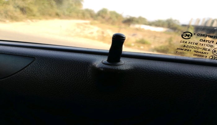 2011 Chevrolet Beat PS PETROL, Petrol, Manual, 1,17,006 km, interior