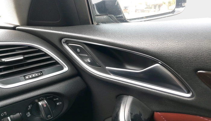 2012 Audi Q3 2.0 QUATTRO TDI AT, Diesel, Automatic, 1,05,525 km, interior