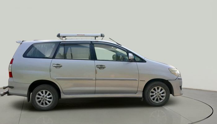 2013 Toyota Innova 2.5 VX 8 STR, Diesel, Manual, 2,23,000 km, exterior