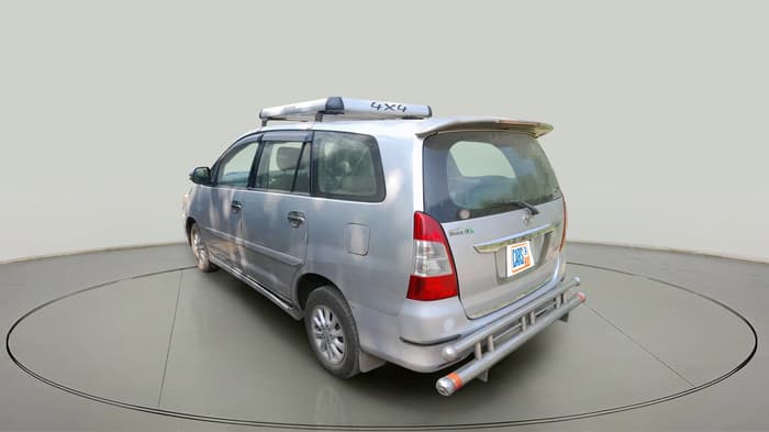 2013 Toyota Innova 2.5 VX 8 STR, Diesel, Manual, 2,23,000 km, exterior