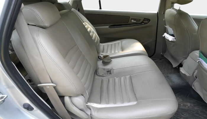 2013 Toyota Innova 2.5 VX 8 STR, Diesel, Manual, 2,23,000 km, interior