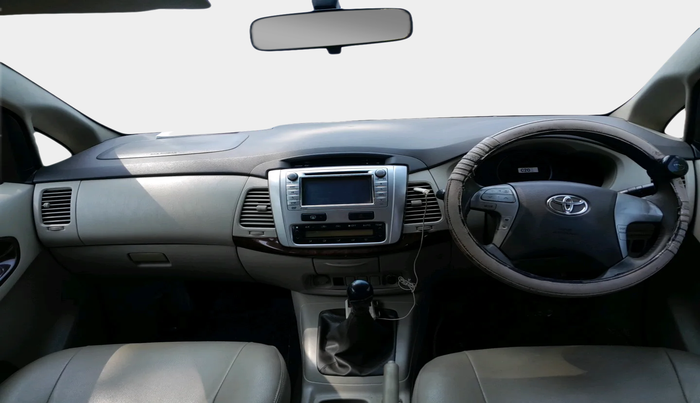 2013 Toyota Innova 2.5 VX 8 STR, Diesel, Manual, 2,23,000 km, interior