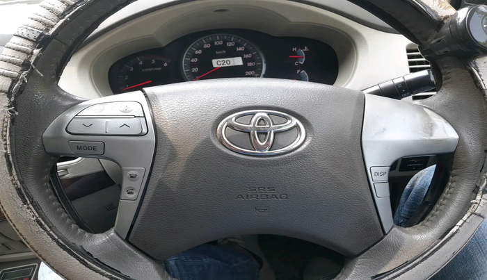 2013 Toyota Innova 2.5 VX 8 STR, Diesel, Manual, 2,23,000 km, interior