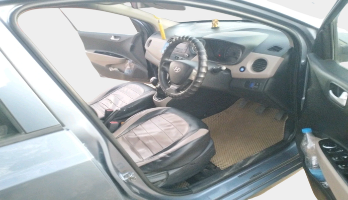 2015 Hyundai Grand i10 SPORTZ 1.2 KAPPA VTVT, Petrol, Manual, 1,11,542 km, interior