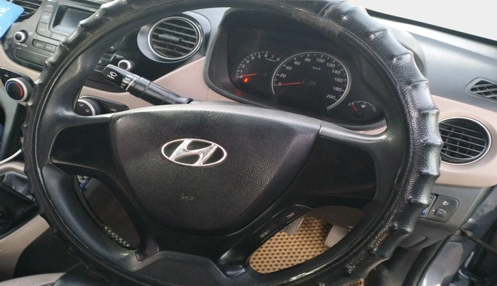 2015 Hyundai Grand i10 SPORTZ 1.2 KAPPA VTVT, Petrol, Manual, 1,11,542 km, interior