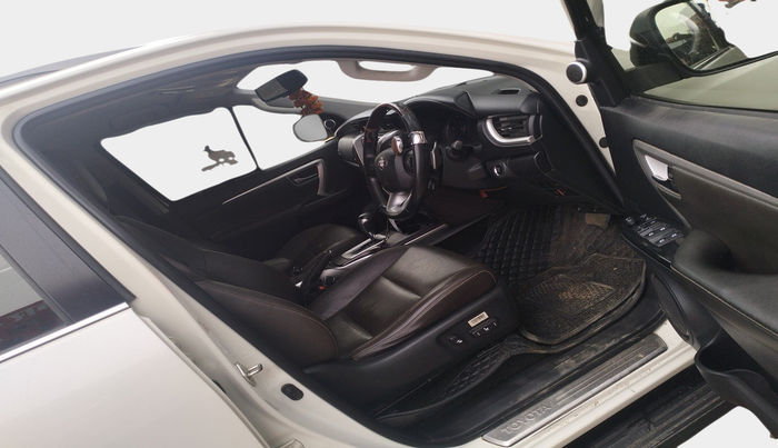 2019 Toyota Fortuner 2.8 4X2 AT, Diesel, Automatic, 1,19,439 km, interior