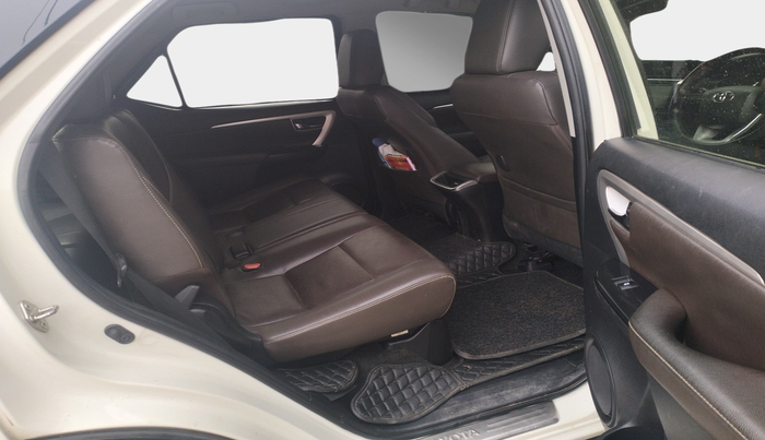 2019 Toyota Fortuner 2.8 4X2 AT, Diesel, Automatic, 1,19,439 km, interior