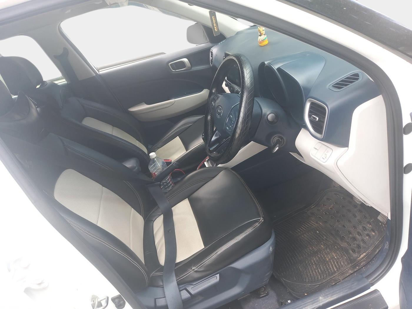 2019 Hyundai VENUE SX 1.0 TURBO, Petrol, Manual, 68,021 km, interior