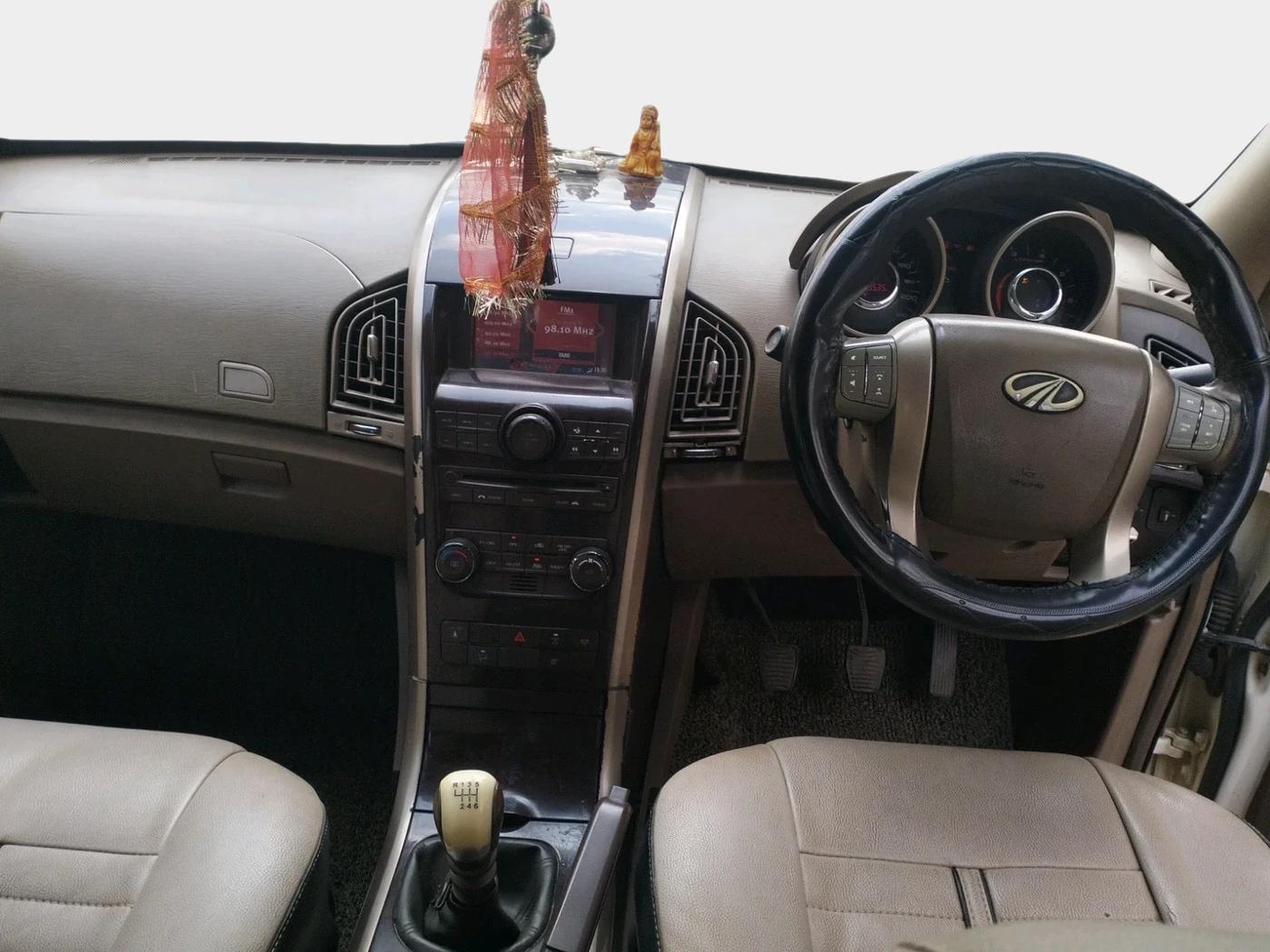 2012 Mahindra XUV500 W8, Diesel, Manual, 2,13,535 km, interior