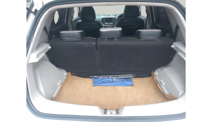 2020 Mahindra XUV300 W8 1.2 PETROL, Petrol, Manual, 61,907 km, exterior