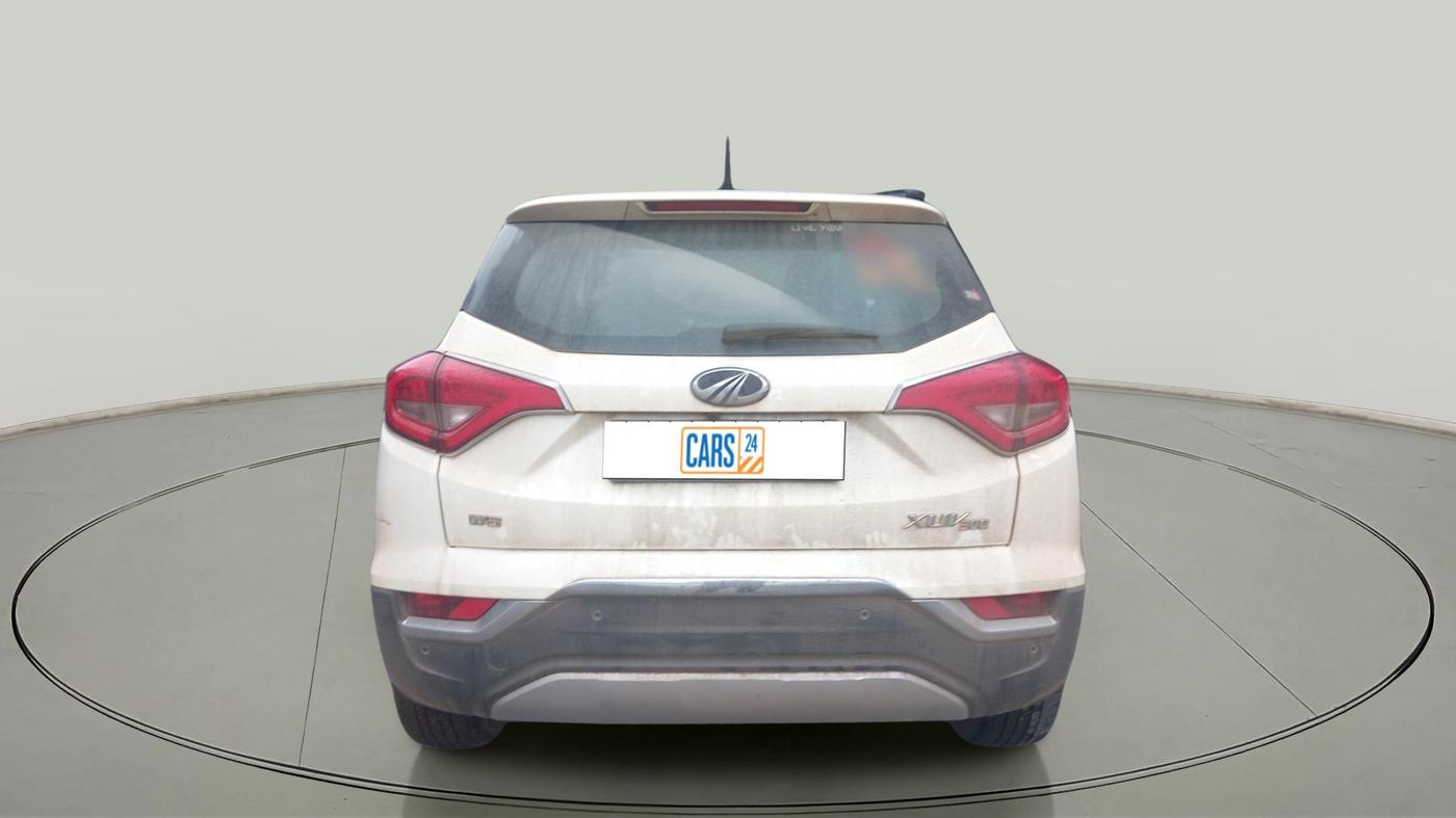 2020 Mahindra XUV300 W8 1.2 PETROL, Petrol, Manual, 61,907 km, exterior