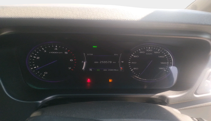 2018 Mahindra MARAZZO M6 8 STR, Diesel, Manual, 2,59,578 km, interior