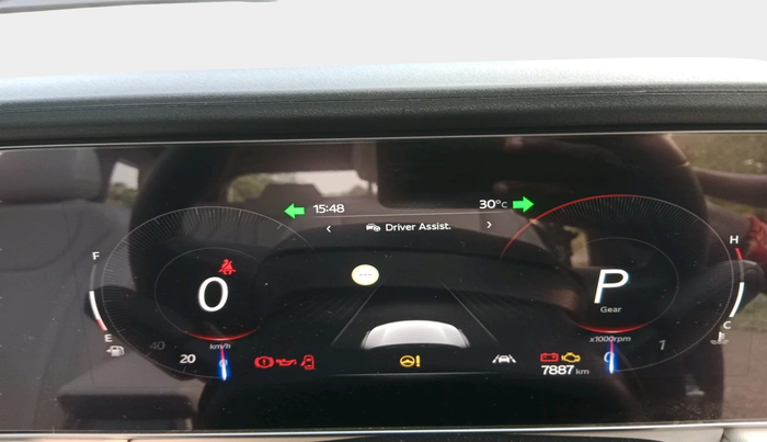 2025 Mahindra XUV700 AX 7 LUXURY D AT 7 STR, Diesel, Automatic, 7,887 km, interior