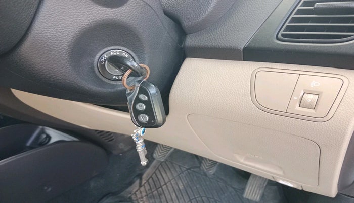 2013 Hyundai Eon MAGNA +, Petrol, Manual, 50,280 km, interior