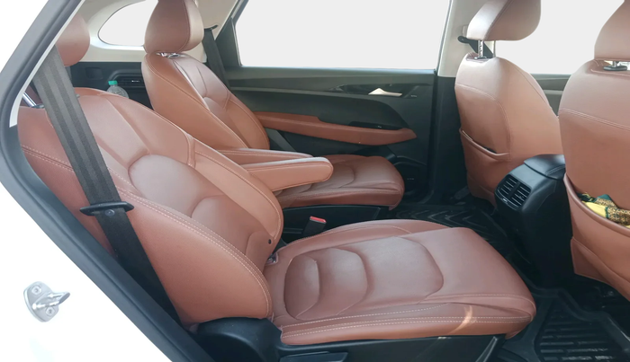 2022 MG HECTOR PLUS SHARP 2.0 DIESEL TURBO MT 6-STR, Diesel, Manual, 61,608 km, interior