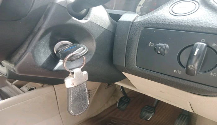 2010 Ford Fiesta SXI 1.4 DIESEL, Diesel, Manual, 1,86,008 km, interior