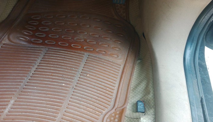 2010 Ford Fiesta SXI 1.4 DIESEL, Diesel, Manual, 1,86,008 km, interior