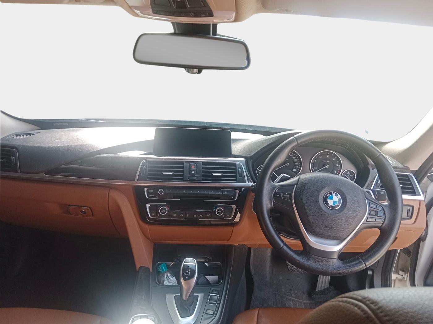 2017 BMW 3 Series  GT 320d Luxury Line, Diesel, Automatic, 75,134 km, interior
