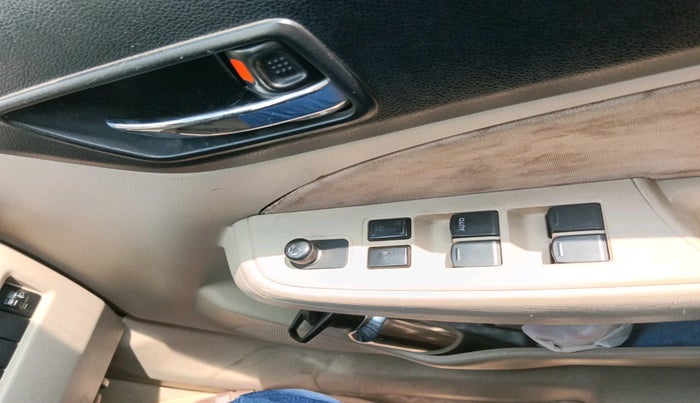 2017 Maruti Dzire VDI AMT, Diesel, Automatic, 2,28,748 km, interior