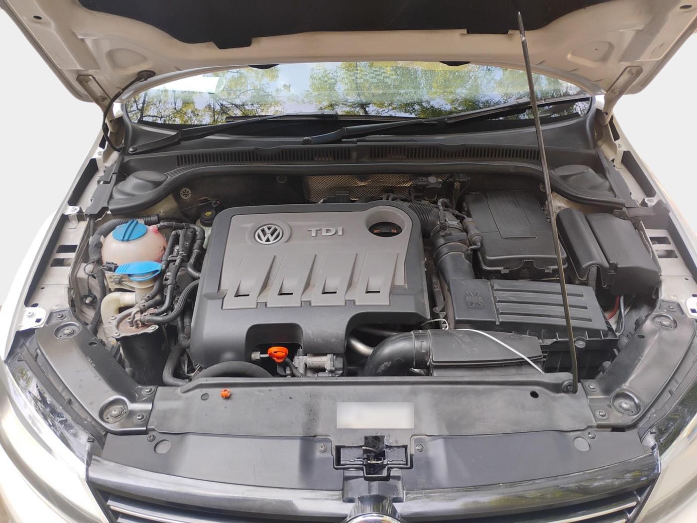 2011 Volkswagen Jetta HIGHLINE TDI AT, Diesel, Automatic, 1,62,080 km, exterior