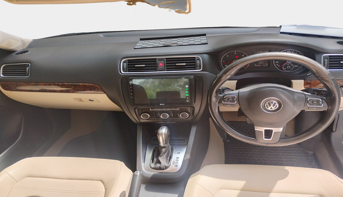 2011 Volkswagen Jetta HIGHLINE TDI AT, Diesel, Automatic, 1,62,080 km, interior