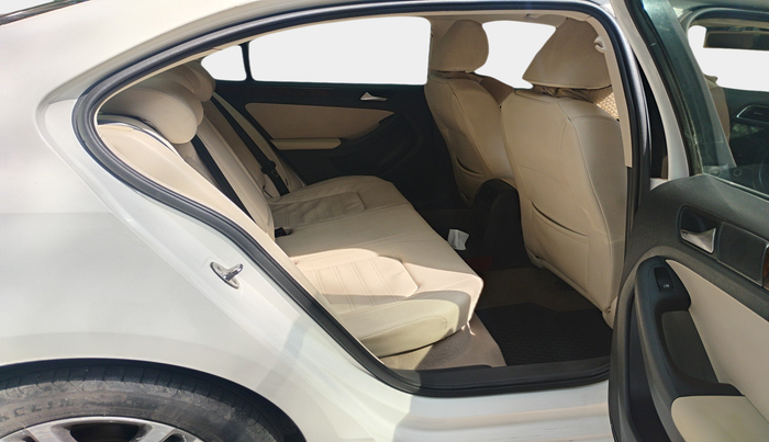 2011 Volkswagen Jetta HIGHLINE TDI AT, Diesel, Automatic, 1,62,080 km, interior