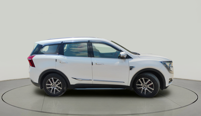 2022 Mahindra XUV700 AX 7 LUXURY P AT 7 STR, Petrol, Automatic, 30,911 km, exterior