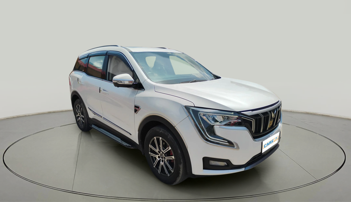 2022 Mahindra XUV700 AX 7 LUXURY P AT 7 STR, Petrol, Automatic, 31,850 km, exterior
