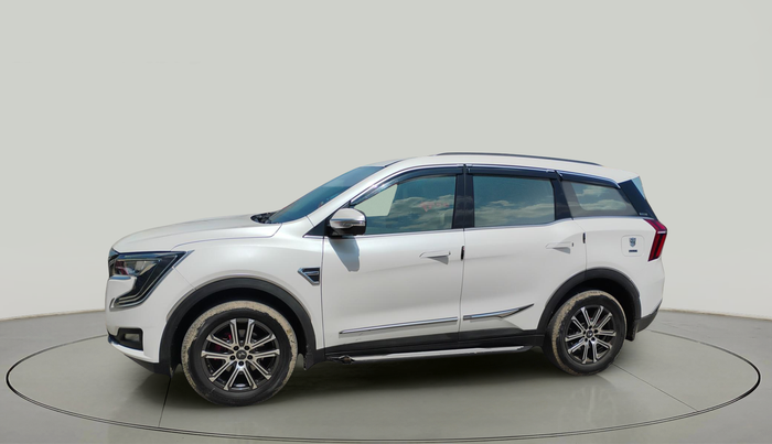 2022 Mahindra XUV700 AX 7 LUXURY P AT 7 STR, Petrol, Automatic, 30,911 km, exterior