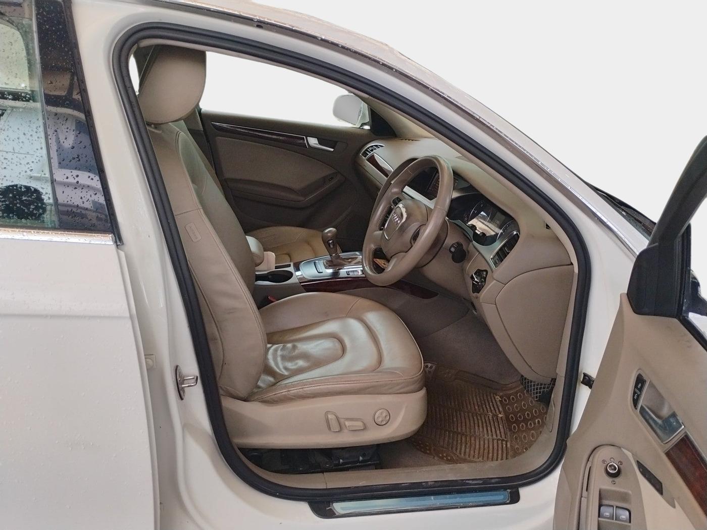 2010 Audi A4 2.0 TDI, Diesel, Automatic, 1,12,460 km, interior