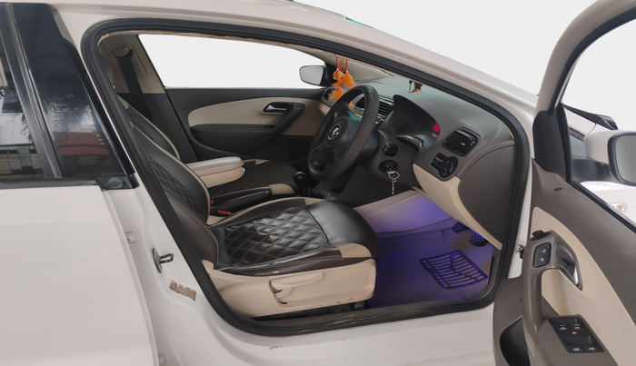 2013 Volkswagen Vento COMFORTLINE DIESEL 1.6, Diesel, Manual, 1,63,800 km, interior