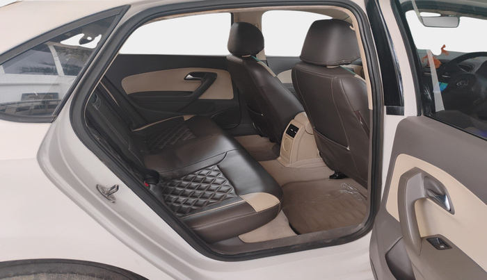2013 Volkswagen Vento COMFORTLINE DIESEL 1.6, Diesel, Manual, 1,63,800 km, interior