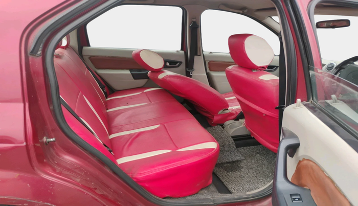 2013 Mahindra Verito 1.5 D6, Diesel, Manual, 1,19,692 km, interior