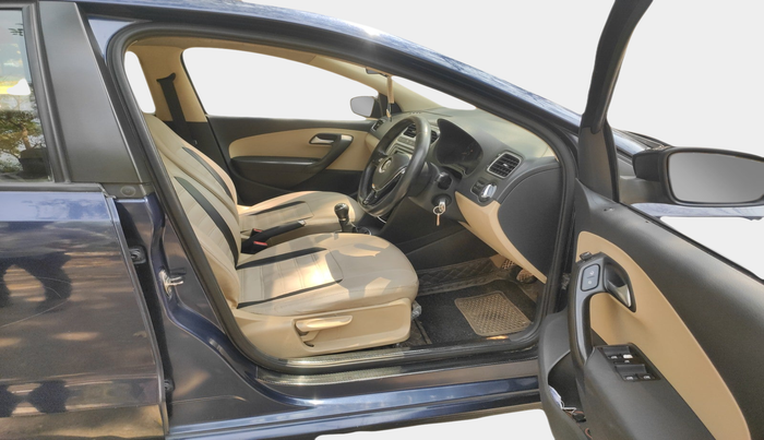 2015 Volkswagen Polo HIGHLINE1.2L, Petrol, Manual, 81,299 km, interior