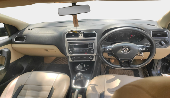 2015 Volkswagen Polo HIGHLINE1.2L, Petrol, Manual, 81,299 km, interior