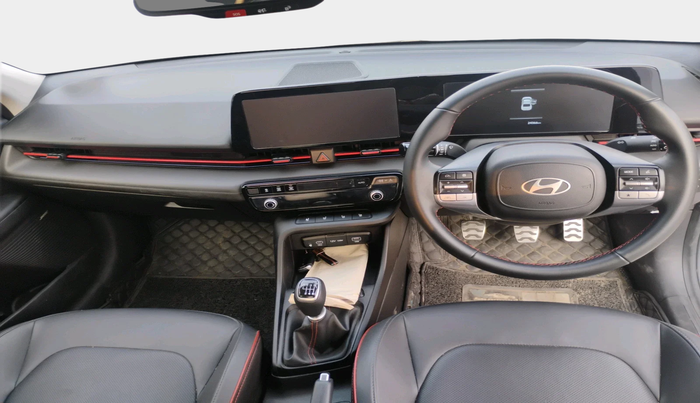 2025 Hyundai Verna SX (O) 1.5 TURBO GDI DUAL TONE, Petrol, Manual, 24,366 km, interior