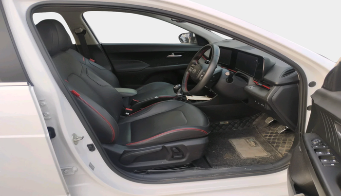 2025 Hyundai Verna SX (O) 1.5 TURBO GDI DUAL TONE, Petrol, Manual, 24,366 km, interior