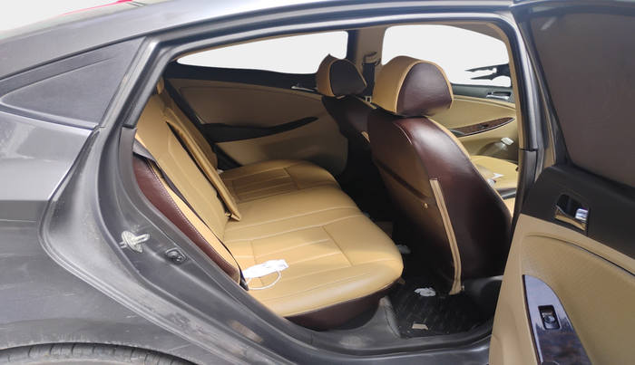 2013 Hyundai Verna FLUIDIC 1.6 CRDI SX, Diesel, Manual, 1,76,027 km, interior