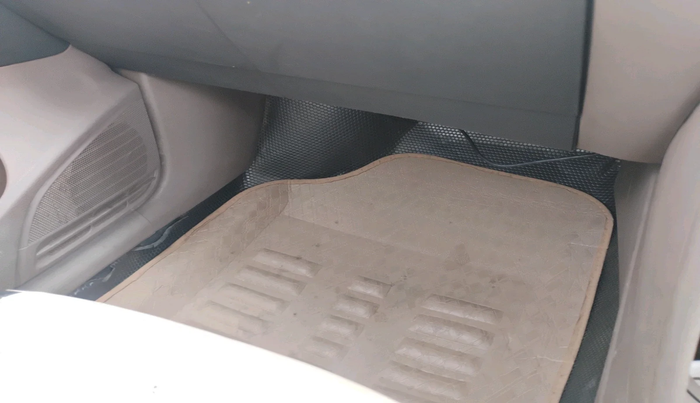 2012 Skoda Rapid ACTIVE 1.6 TDI CR MT, Diesel, Manual, 2,31,894 km, interior