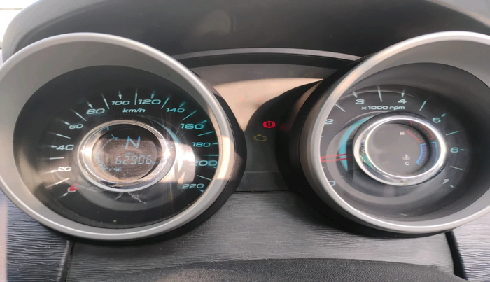 2016 Mahindra XUV500 W10, Diesel, Manual, 62,906 km, interior