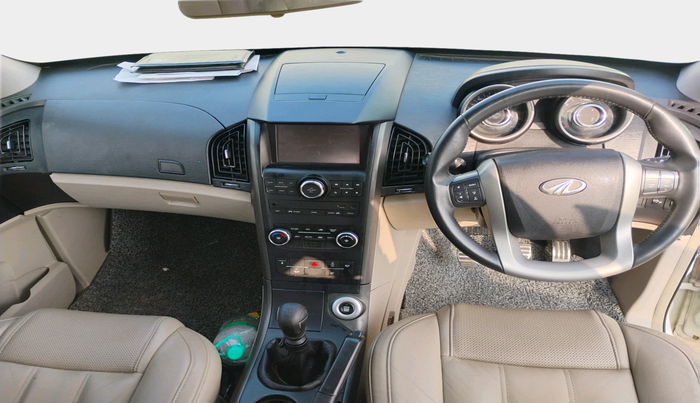 2016 Mahindra XUV500 W10, Diesel, Manual, 62,906 km, interior