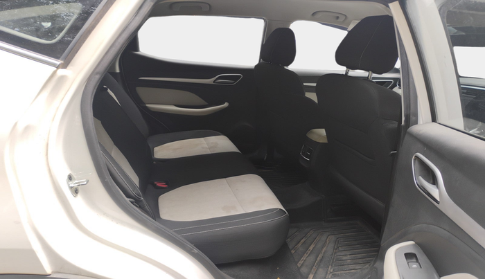 2024 MG ASTOR Sprint 1.5 MT (Ivory), Petrol, Manual, 14,112 km, interior