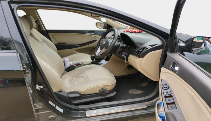 2013 Hyundai Verna FLUIDIC 1.6 CRDI SX, Diesel, Manual, 1,08,036 km, interior