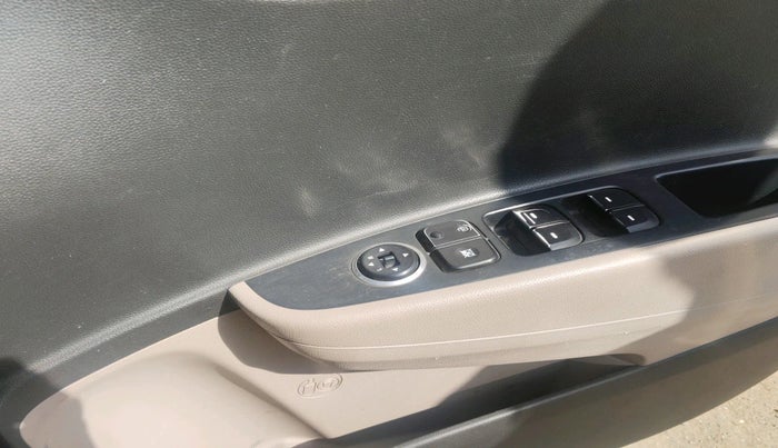 2014 Hyundai Grand i10 MAGNA 1.1 CRDI, Diesel, Manual, 1,08,409 km, interior