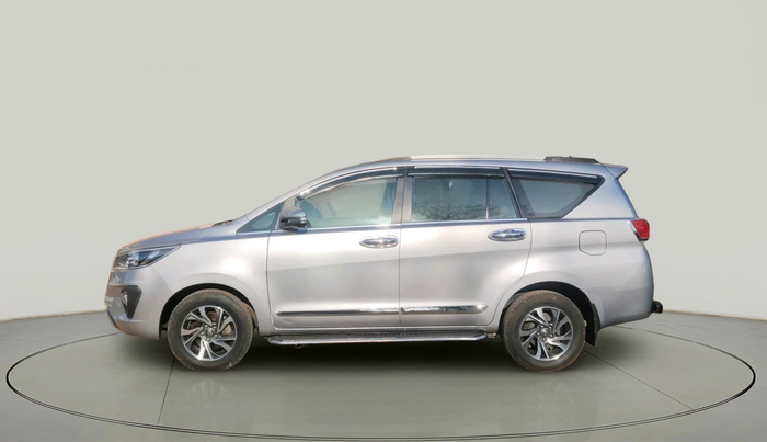 2022 Toyota Innova Crysta 2.4 G 8 STR, Diesel, Manual, 55,007 km, exterior