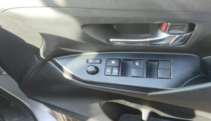 2022 Toyota Innova Crysta 2.4 G 8 STR, Diesel, Manual, 55,007 km, interior