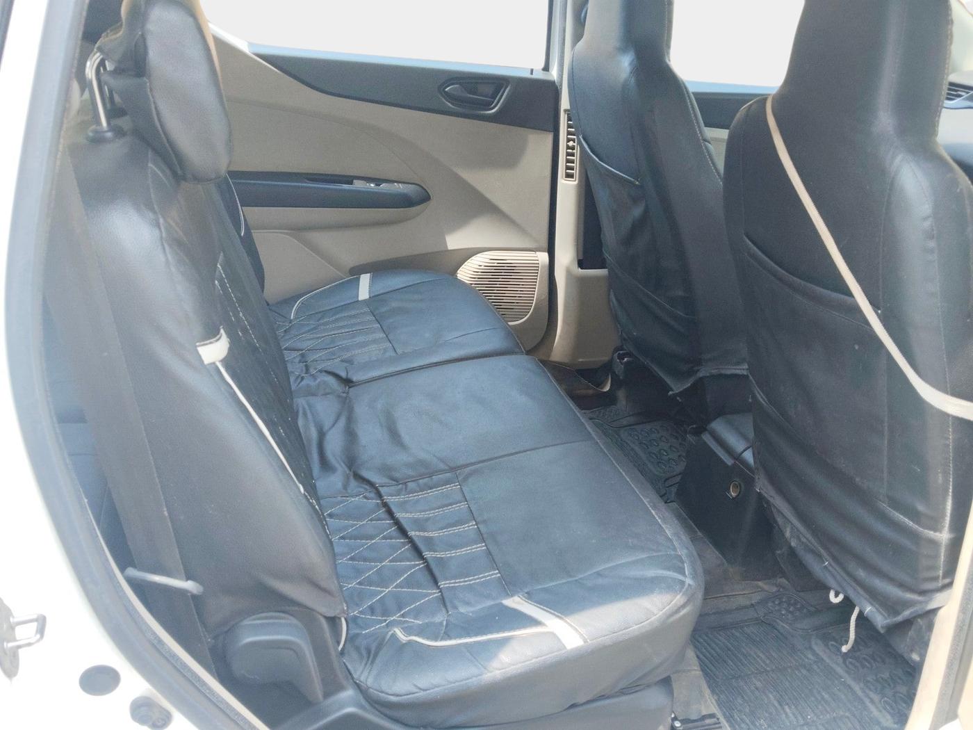 2022 Renault TRIBER RXT, Petrol, Manual, 44,106 km, interior