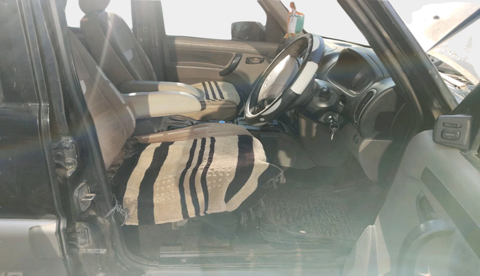 2012 Mahindra Scorpio VLX 2WD AT BS-III, Diesel, Automatic, 1,77,991 km, interior